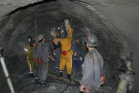 洞口工程爆破中的危险因素分析以及应对工程爆破危险的措施